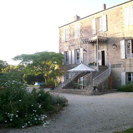 Manoir Angle Bed and Breakfast Blanzay-sur-Boutonne Buitenkant foto