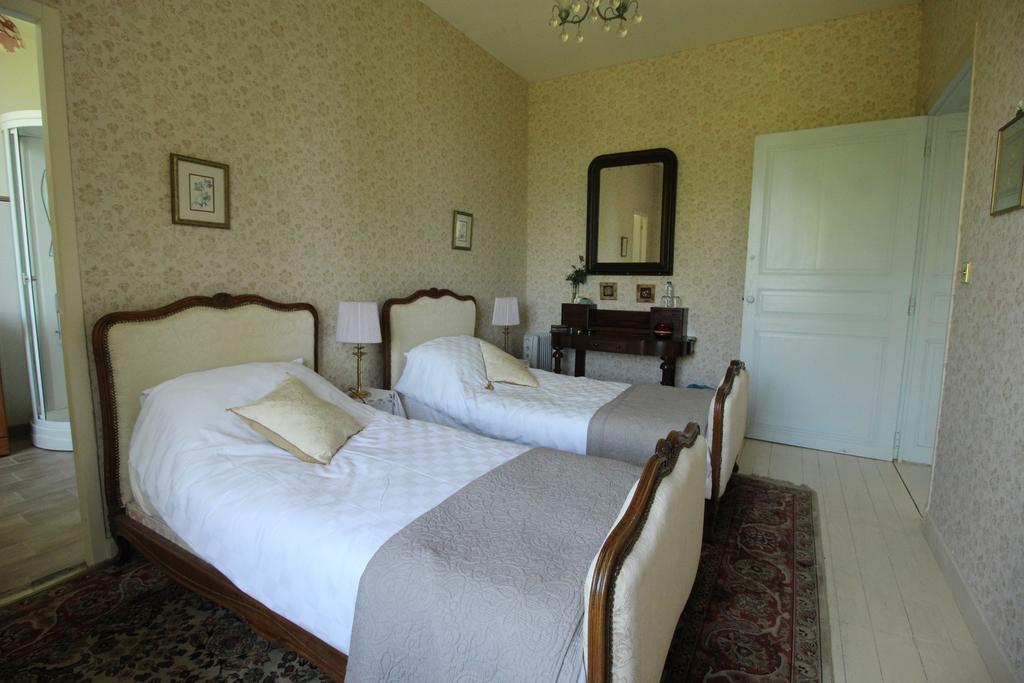 Manoir Angle Bed and Breakfast Blanzay-sur-Boutonne Kamer foto